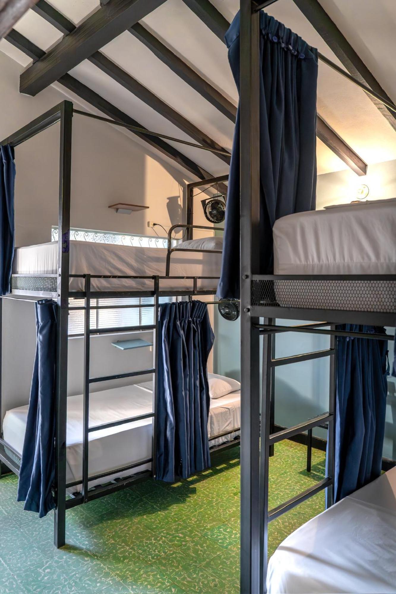 Traveler Hostel *